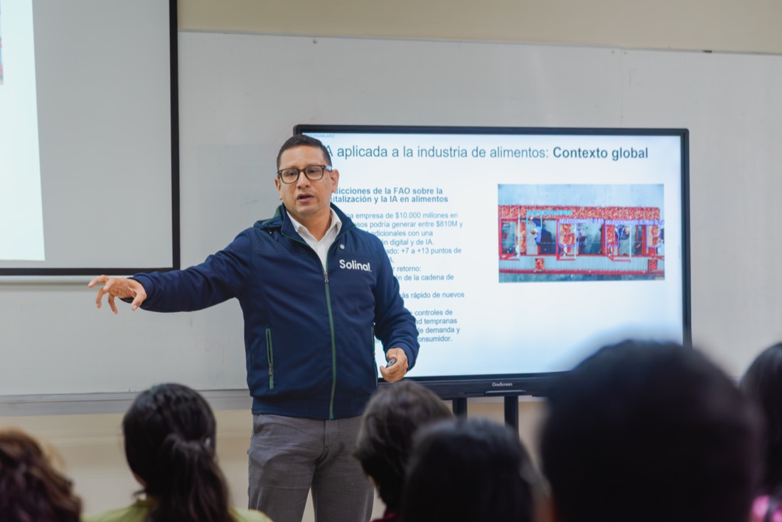 Charla sobre inteligencia artificial en ESPOL